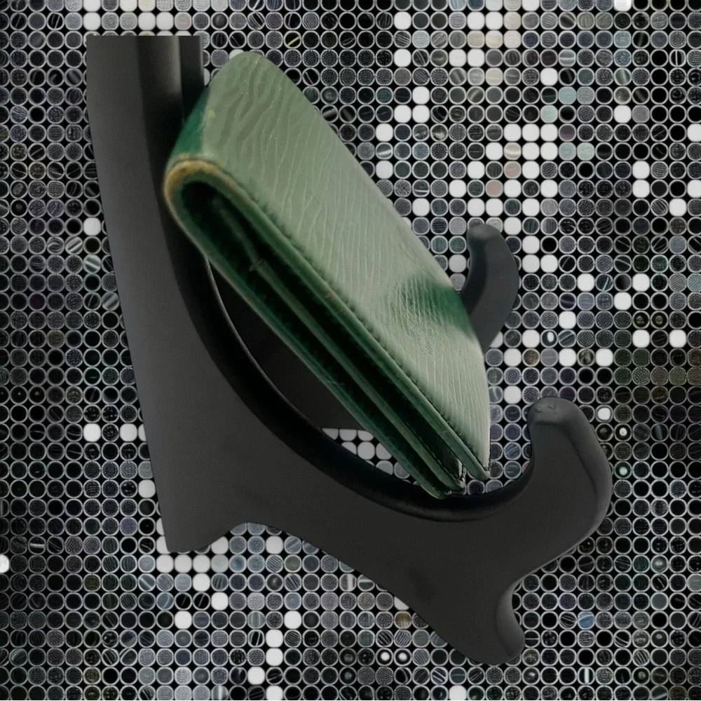 LOUIS VUITTON LV βMalletierβ Vintage Paris Green π EPI Vintage Card Holder EUC π - Picture 7 of 12